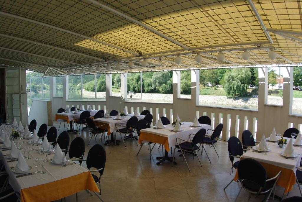 Hotel Sv. Mihovil Trilj Quarto foto